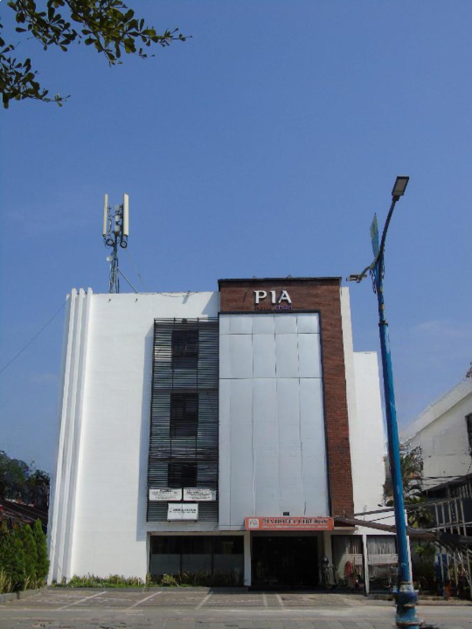 Pia Hotel Чиребон Екстер'єр фото