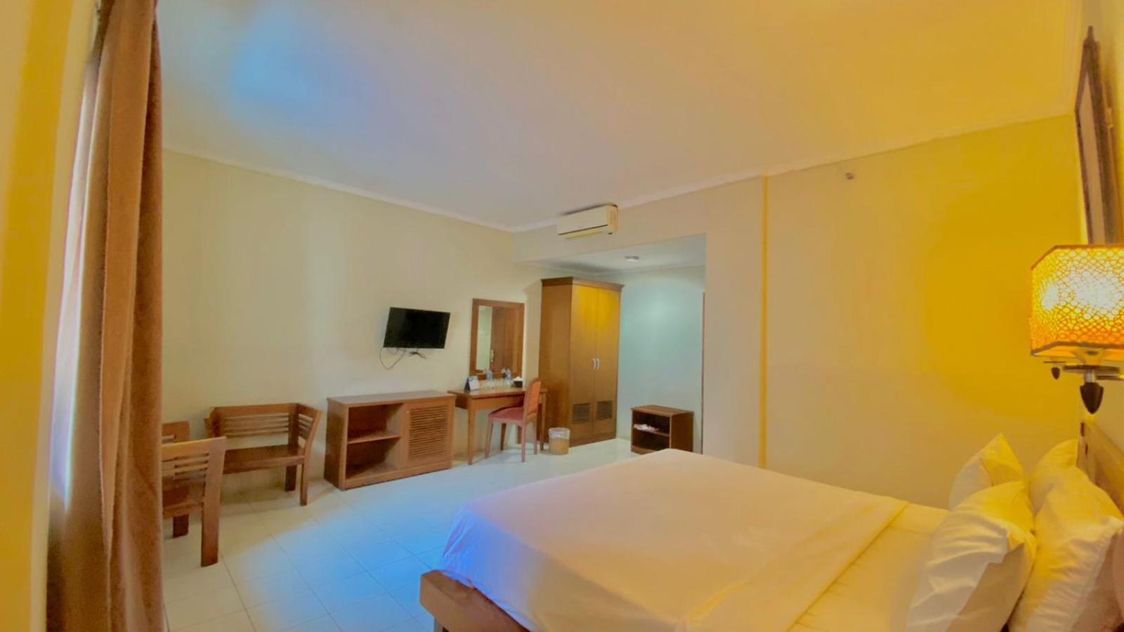 Pia Hotel Чиребон Екстер'єр фото
