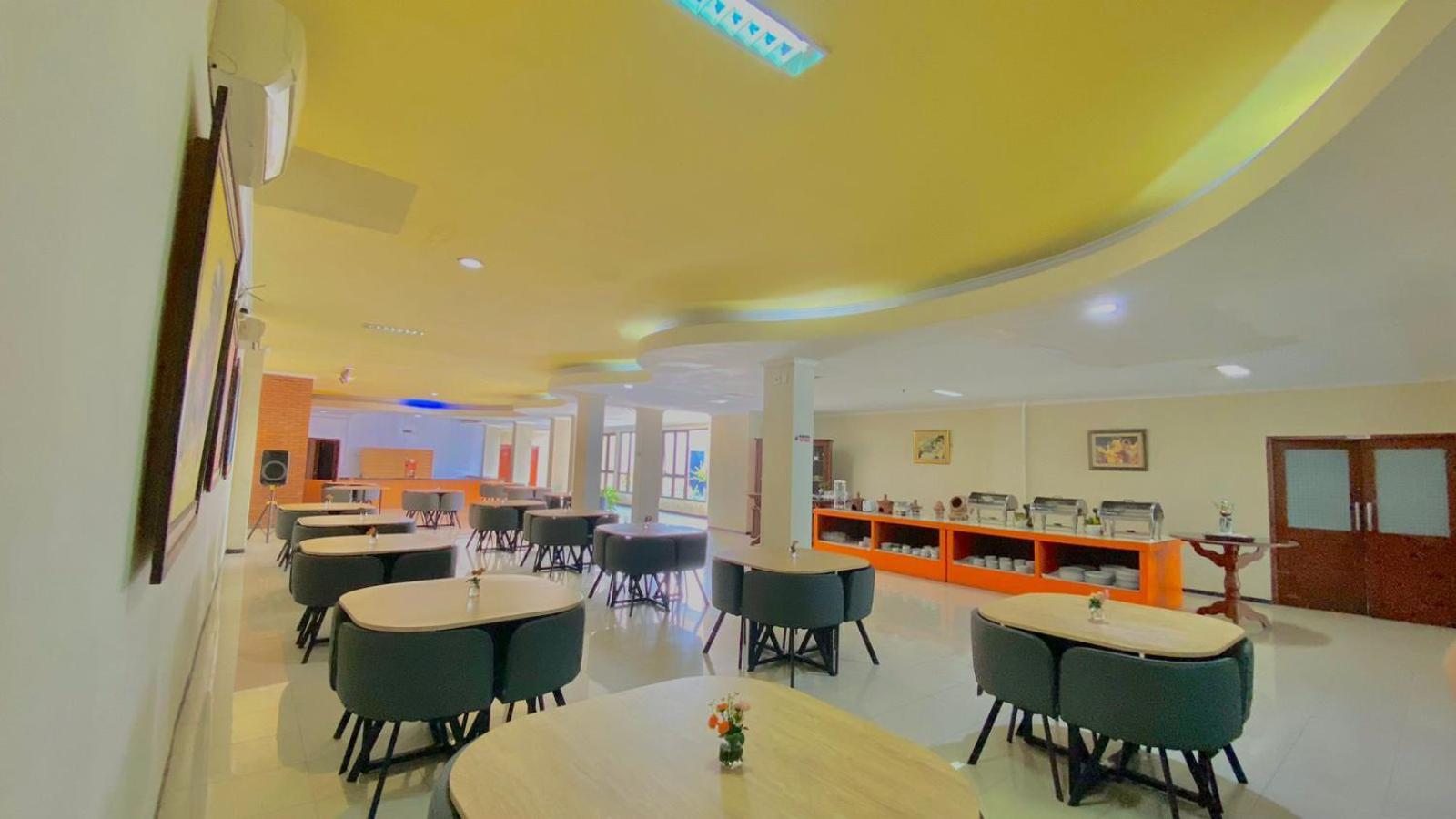 Pia Hotel Чиребон Екстер'єр фото